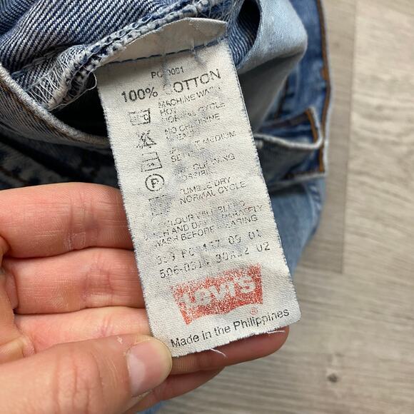 Vintage Levi's 506 Comfort Straight Fit Jeans 30x32 Made in Philippines - Picture 8 of 11